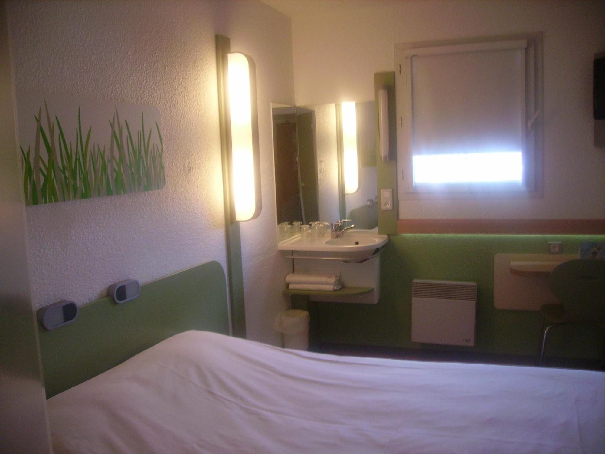 Ibis Budget Remiremont Eksteriør bilde